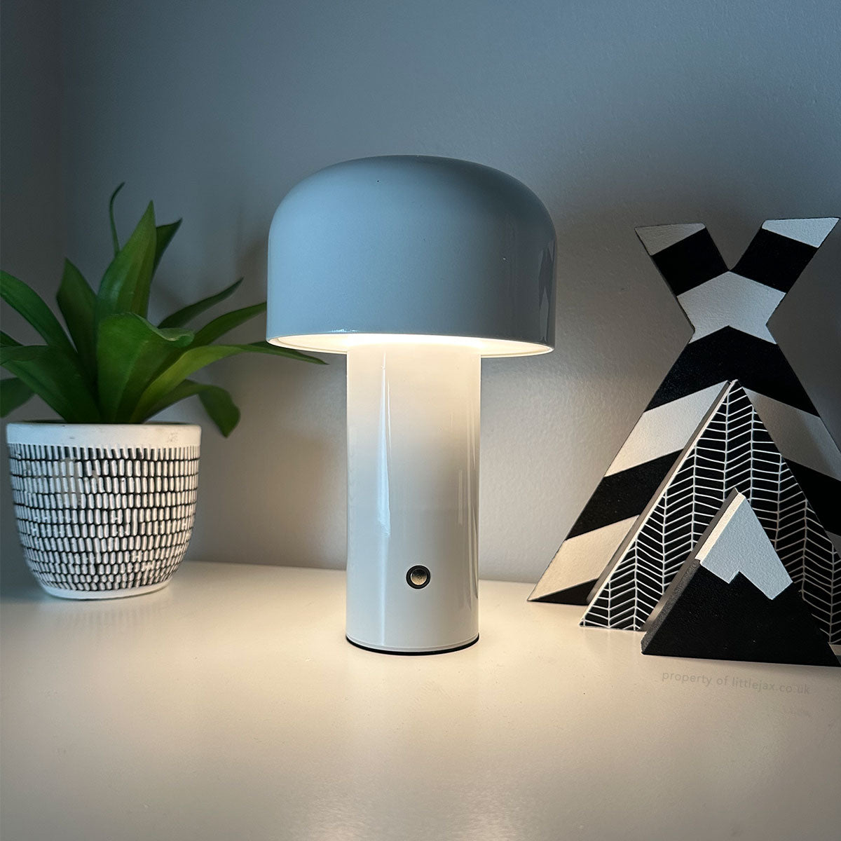 Chic Modern Cordless Mushroom Lamp